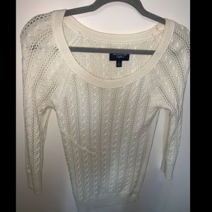 Off white 3/4 sleeve sweater